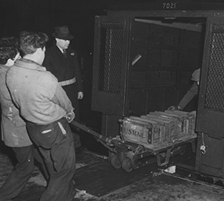 Gold being transferred to Fort Knox